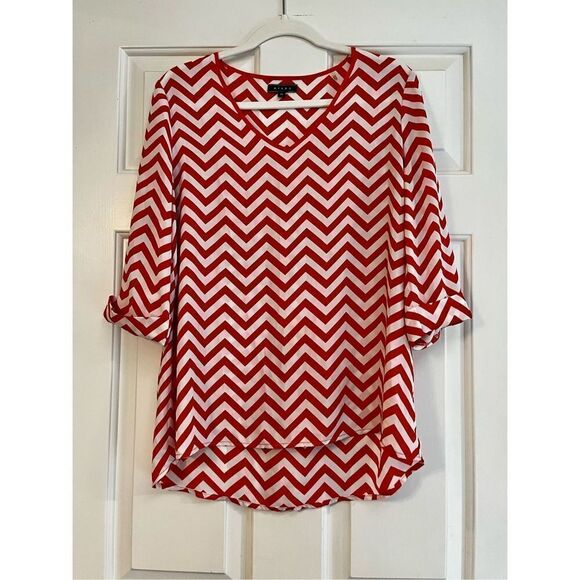 Kiara Women’s Medium Chevron 3/4 Sleeve V-neck Blouse - Picture 2 of 12